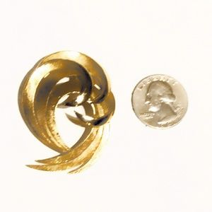 VTG 60's Crown Trifari Alfred Philippe Gold Brooch